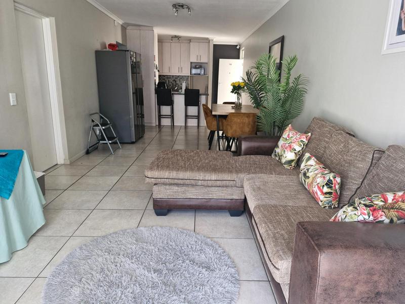 2 Bedroom Property for Sale in Loevenstein Western Cape